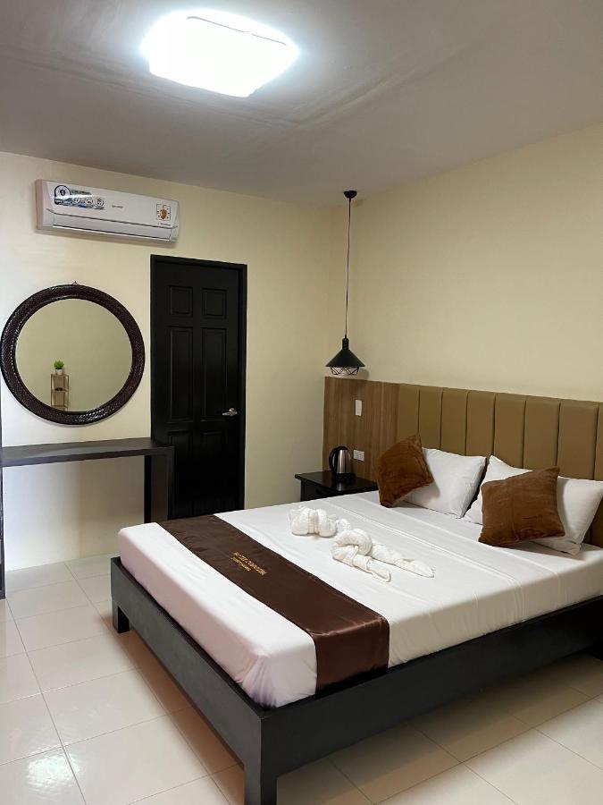 Hotel Dorotea Puerto Galera Dış mekan fotoğraf
